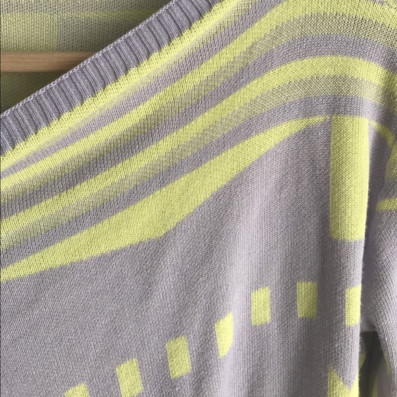 ✨FINAL SALE✨ Boutique Aztec Print Fringe Sweater - Picture 4 of 6