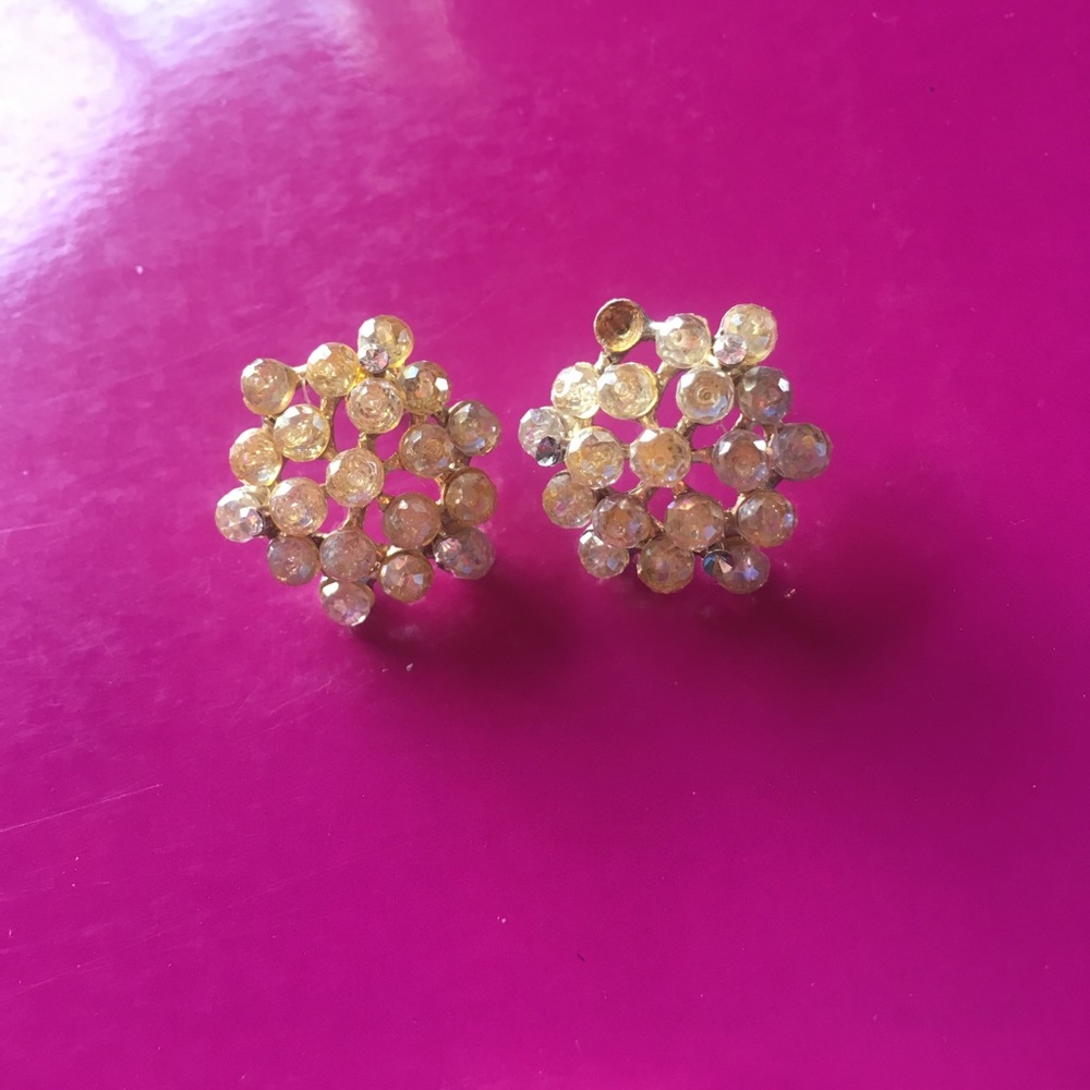 Gold earring studs