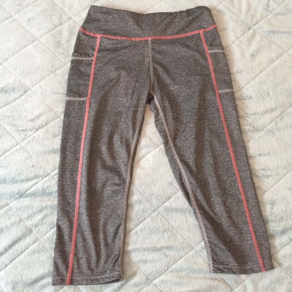 🎊1 Day Sale🎊Workout Capri Leggings with Pockets