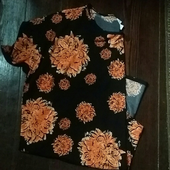 Tops - Lularoe gently loved irma xl
