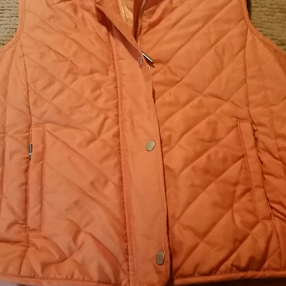 Vest - Picture 4 of 4