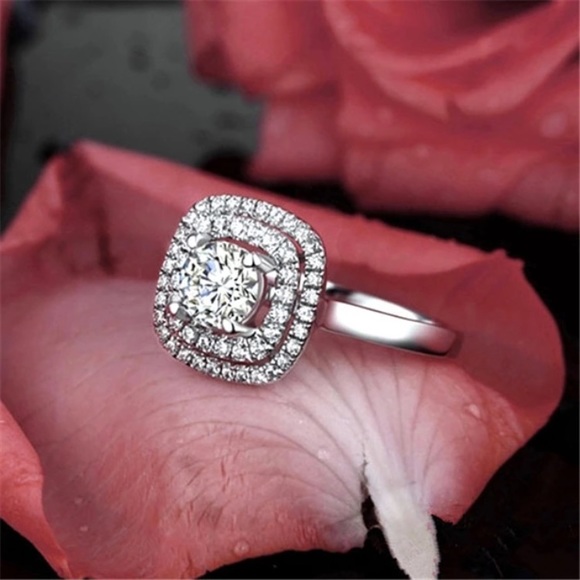 New Stunning  Silver Ring❗️Closet Closing ❗️ - Picture 2 of 5