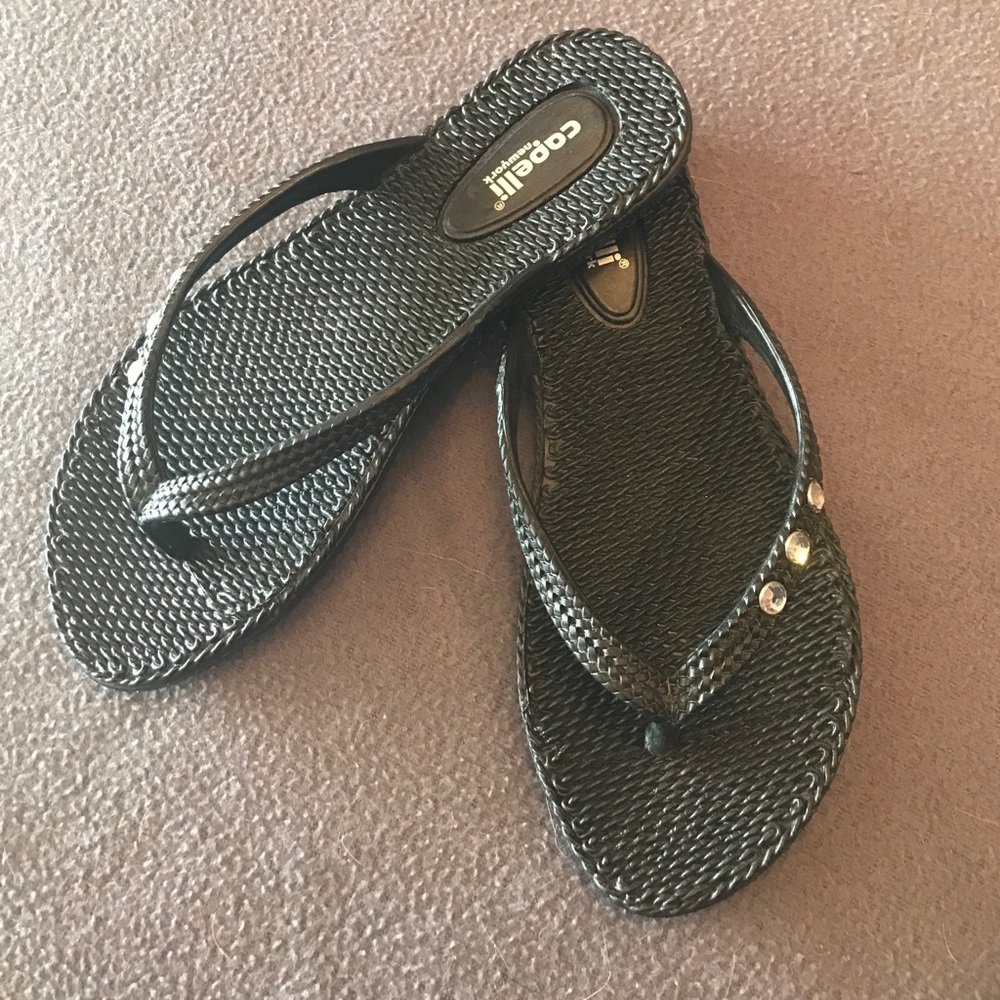 Women's black sandals