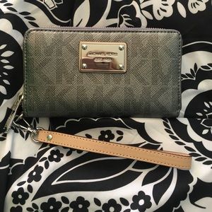 Michael Kors wrislet