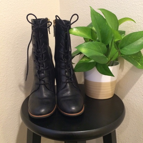 Franco Sarto lace up boots - Picture 2 of 4