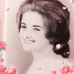 Meet your Posher, Carolyn