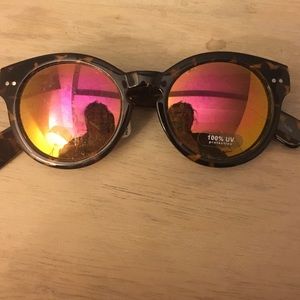 Never worn trendy reflective lens sunglasses