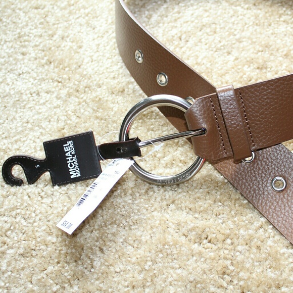 Michael Kors tan belt - Picture 3 of 4