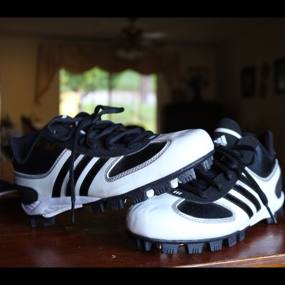 Women's Adidas Soccer Cleats ⚽️