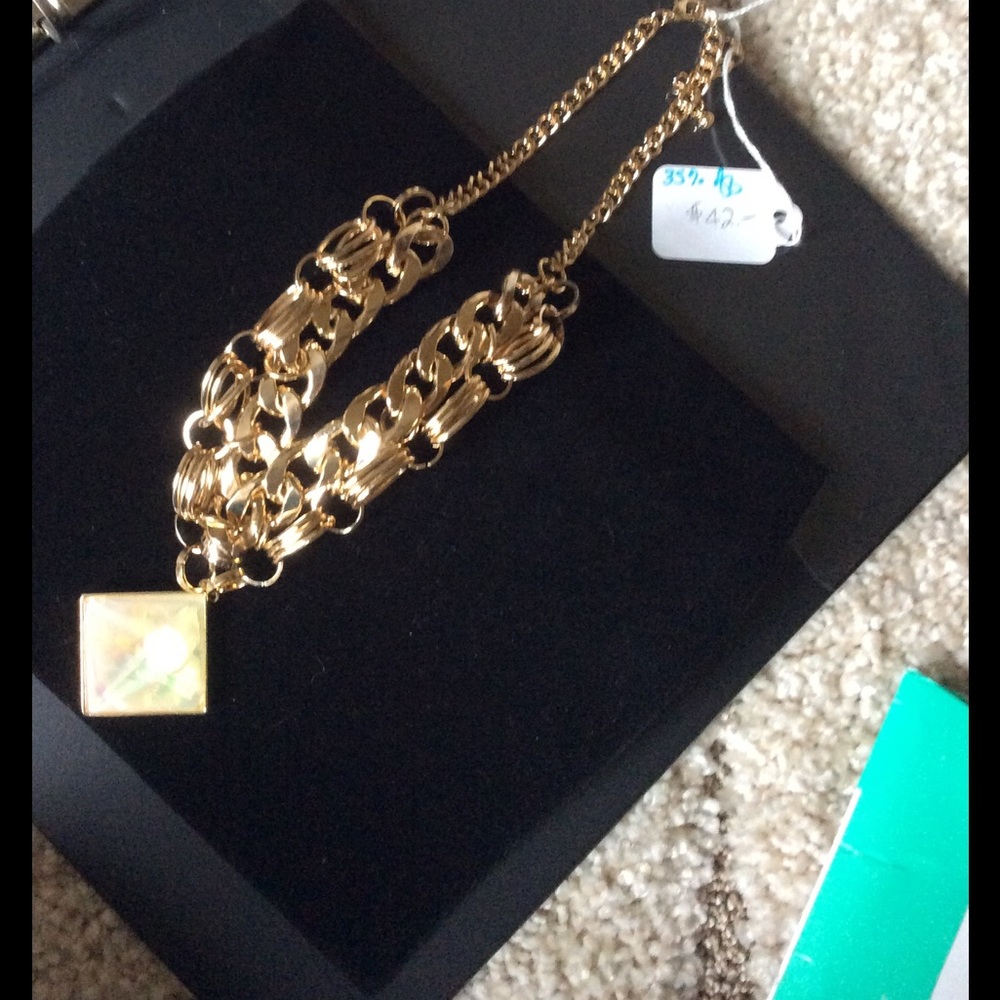 Chain statement necklace with iridescent pendant