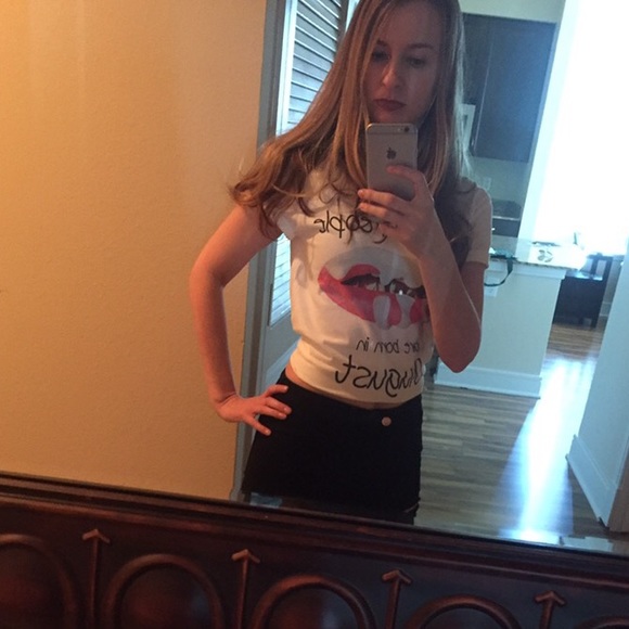 Meet Your Posher, Michelle! - Picture 4 of 8