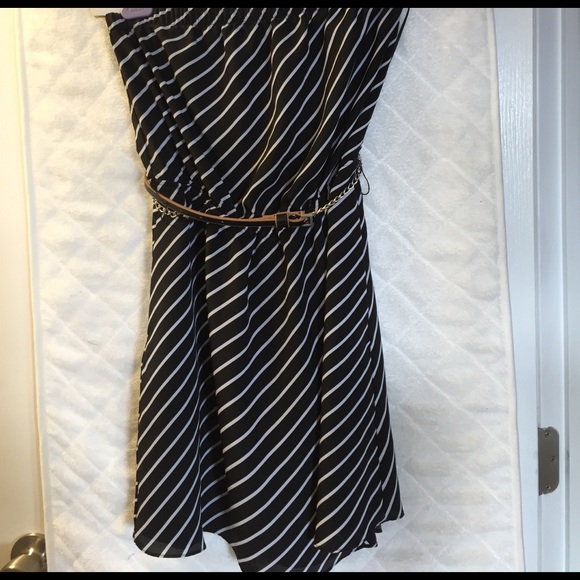 Express striped dress. - Picture 2 of 2