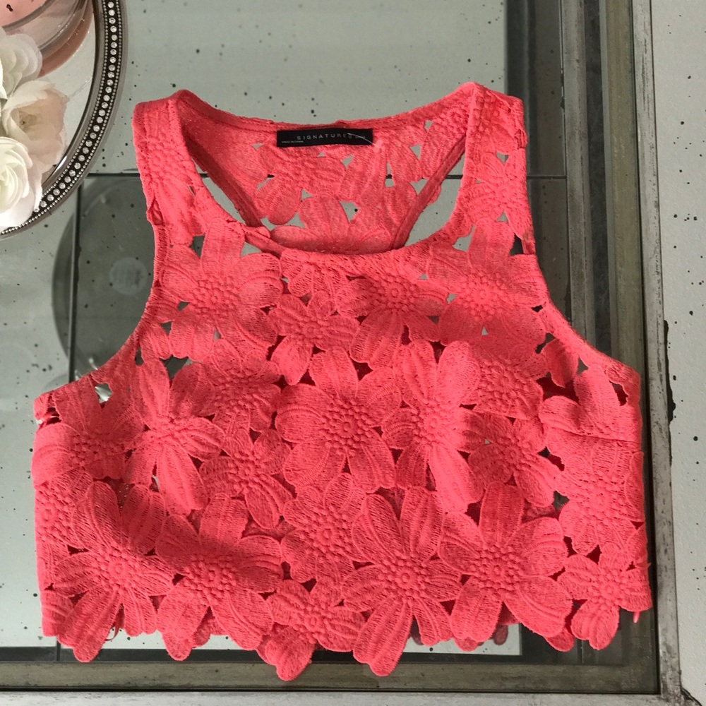 Detailed Crop top