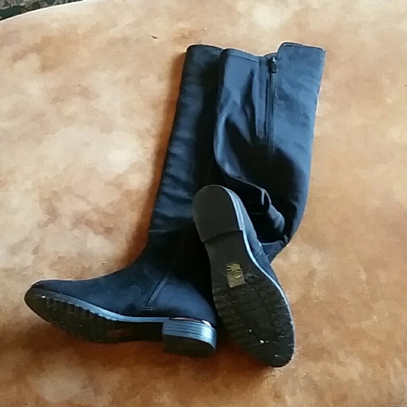 Boots - Picture 2 of 2