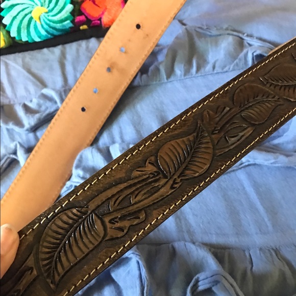 Hand tooled leather belt - Picture 2 of 7