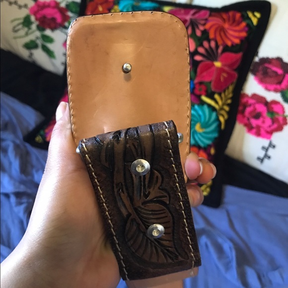 Hand tooled leather belt - Picture 3 of 7