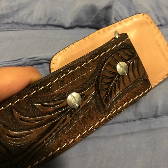 Hand tooled leather belt - Picture 7 of 7