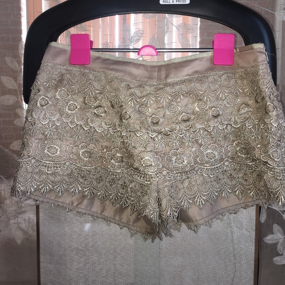 Shorts - Picture 1 of 4