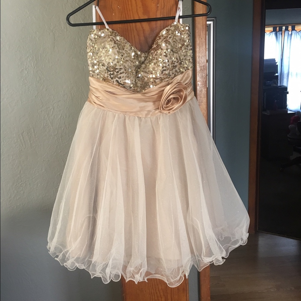 Short dress