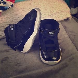 Air Jordan Space Jam Retro 11s size 6c