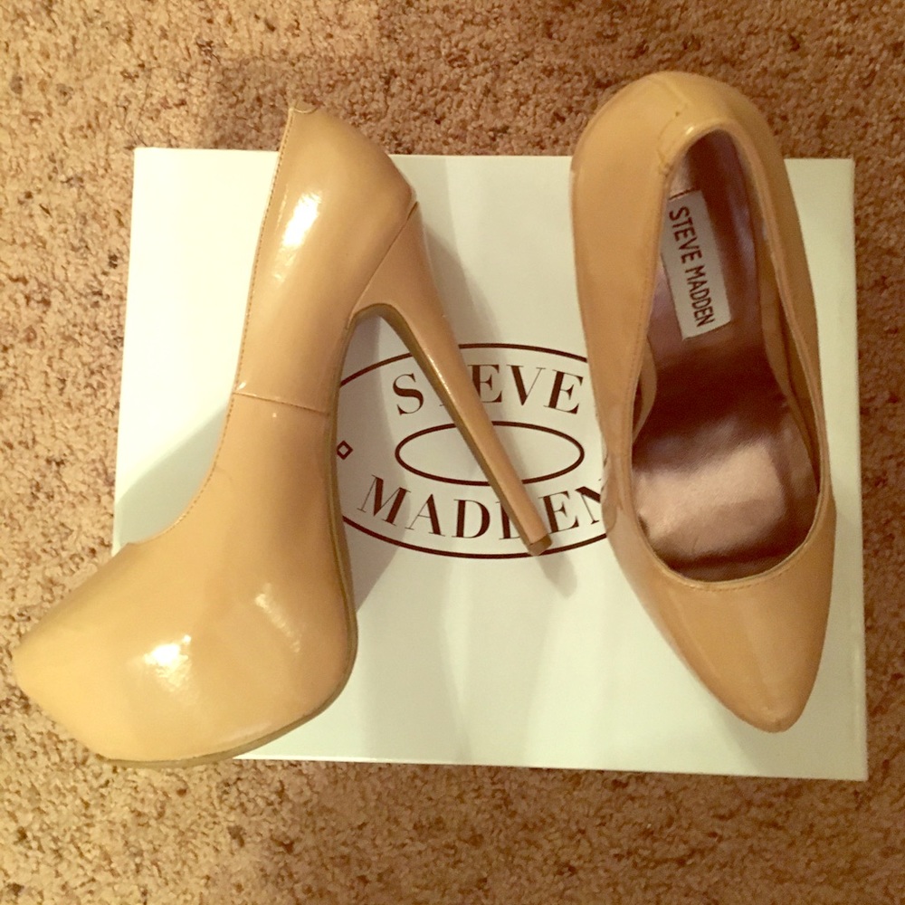Steve Madden Nude Heels