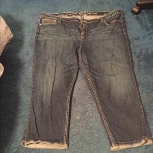 Women's Denim Straight Leg Capri Pants