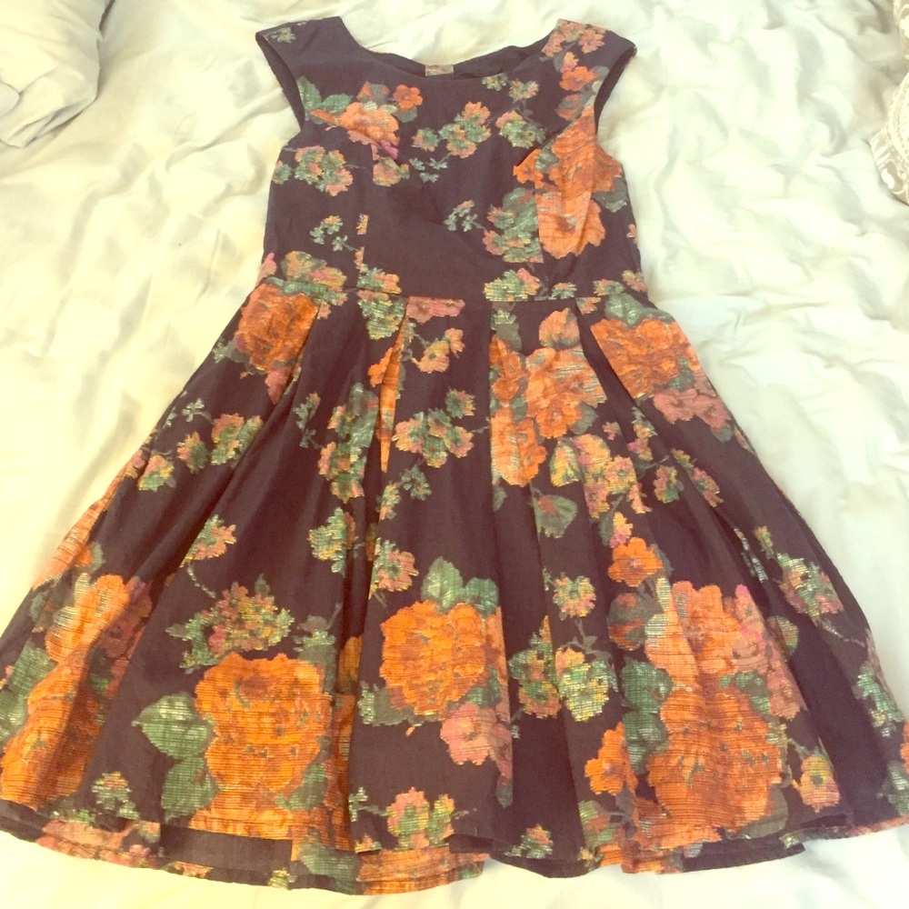 Blue floral pleated dress