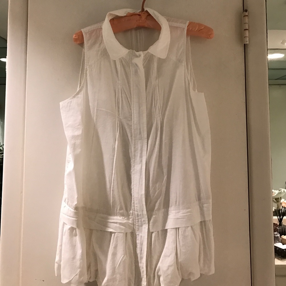 SITA MURT WHITE SLEEVELESS TOP.