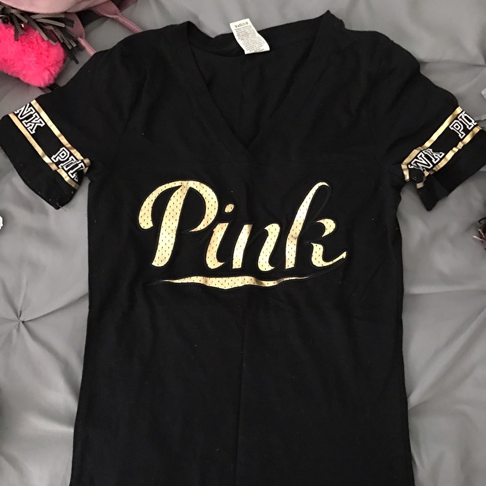 EUC VS PINK v neck tee with gold lettering