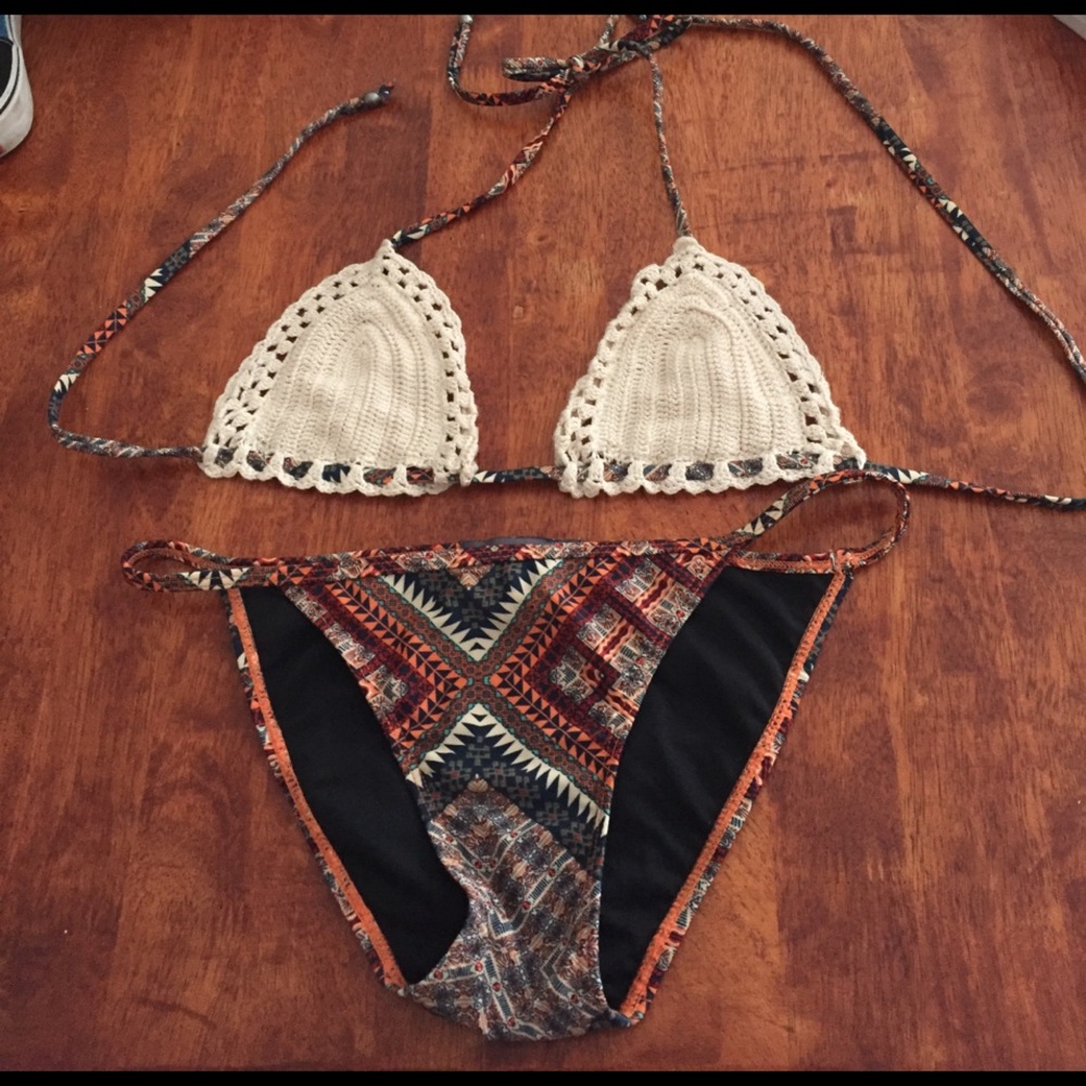 kendall and kylie crochet bikini