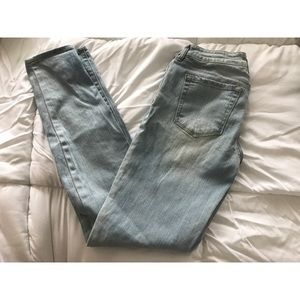 Bullhead low rise skinniest sz 24