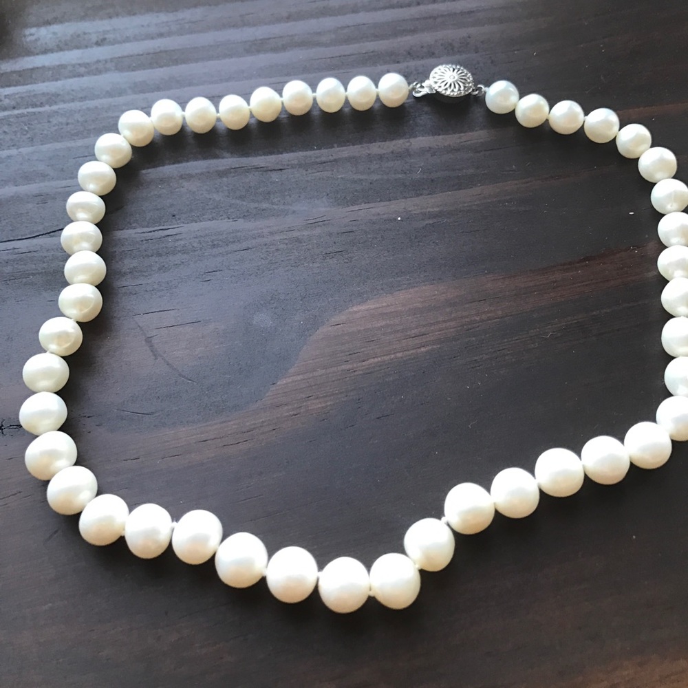 Real pearl necklace