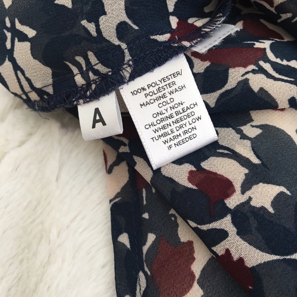 Loft floral button down blouse - Picture 3 of 6