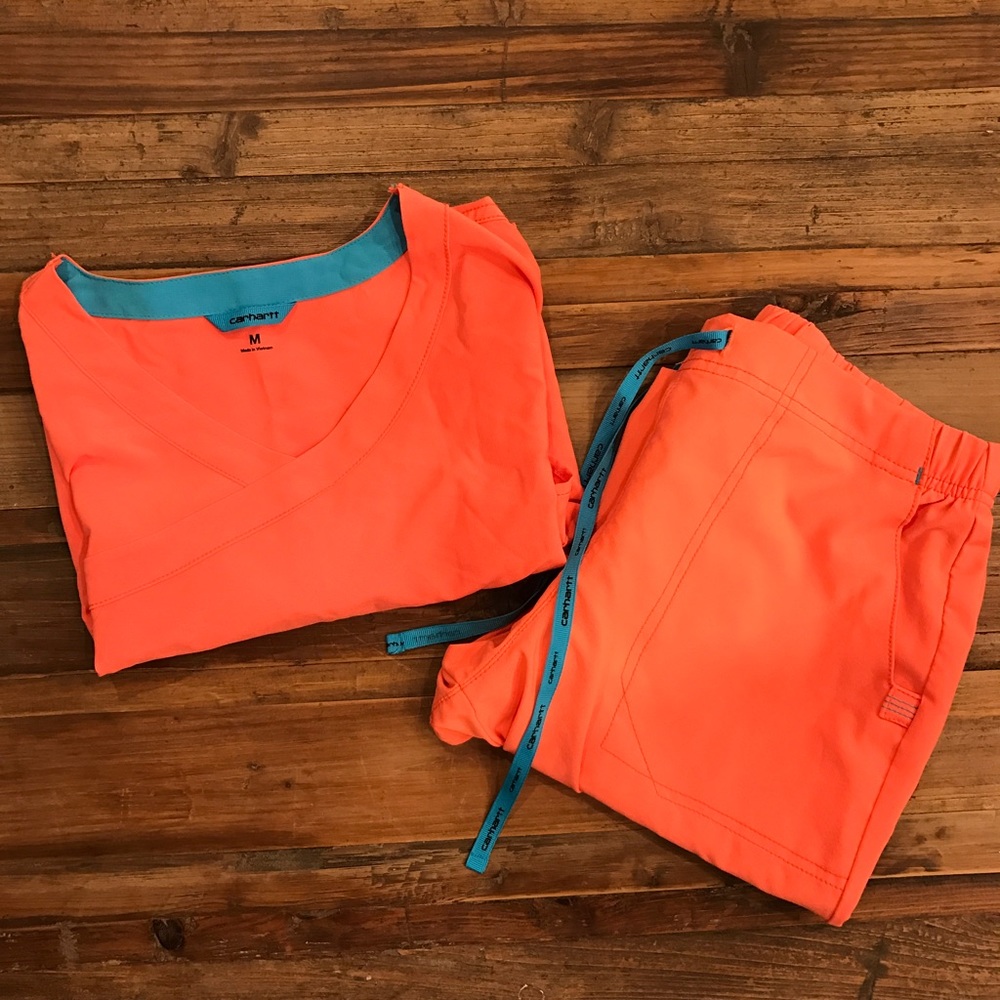 🎉NEW ITEM🎉 Medium Coral Carhartt Scrub set