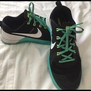 Nike women's metcon 1 size 8