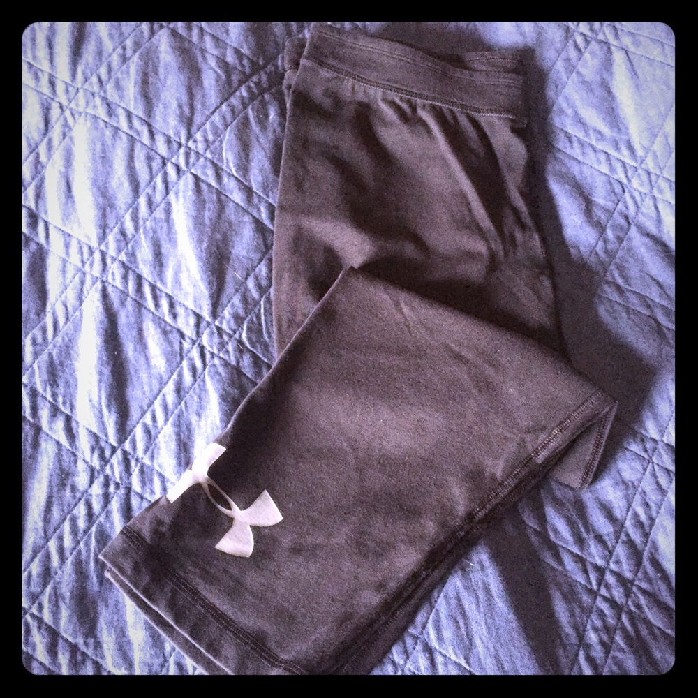 *sold! Like New* Under Armor Capri leggings/tight