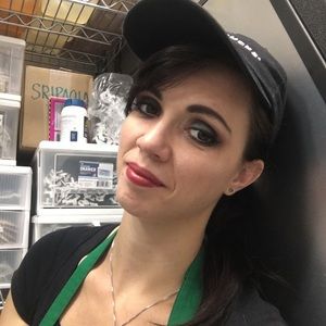 Meet your Posher, Corinne