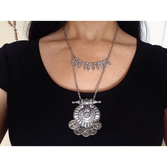 Urban Outfitters Jewelry - Tribal sliver coin necklace•
