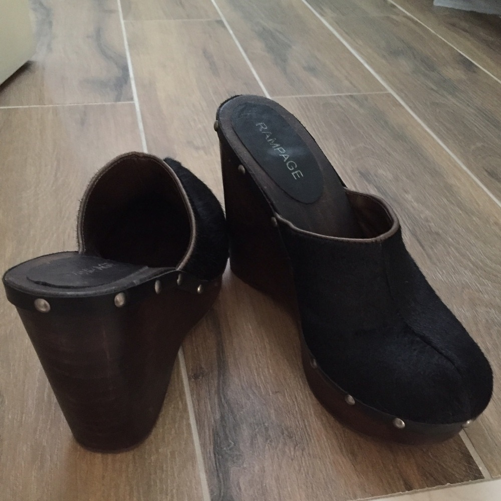 Pony hair clogs