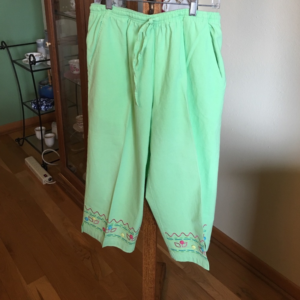 Jane Ashley petite  capris