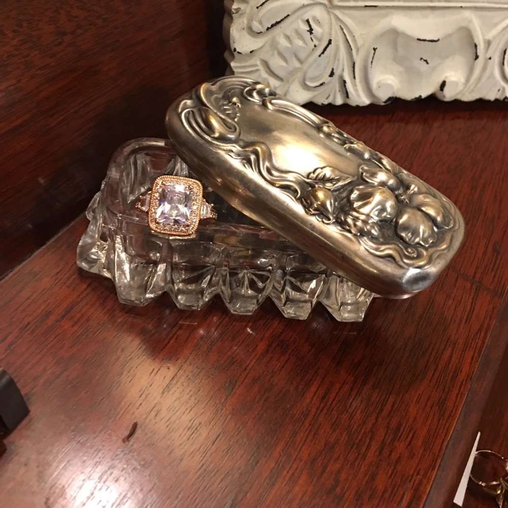 Cocktail ring, it's all n the details!!