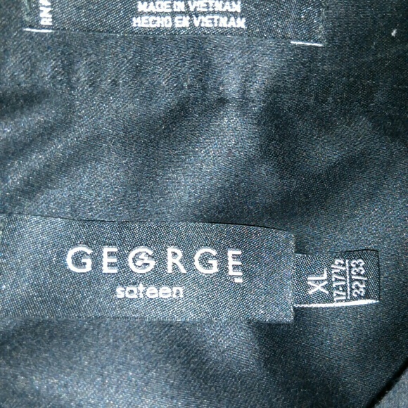 Button down - Picture 2 of 3