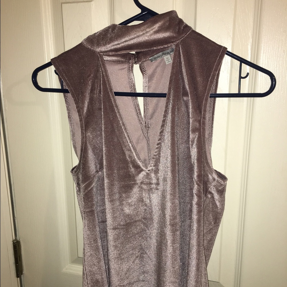 Velvet top with choker