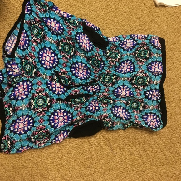 Patterned fun romper - Picture 3 of 3