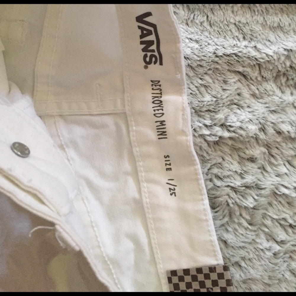 VANS DESTROYED MINI SHORTS - Picture 4 of 8