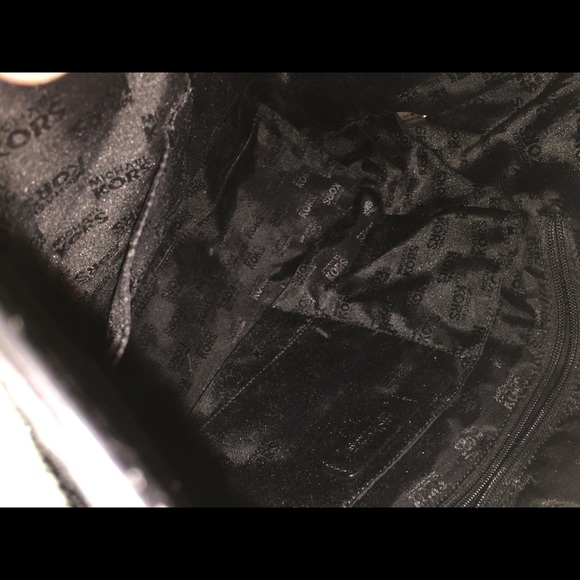 Michael Kors purse - Picture 2 of 6