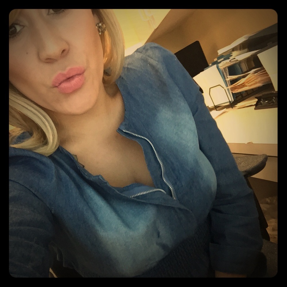 Meet your Posher, Julie