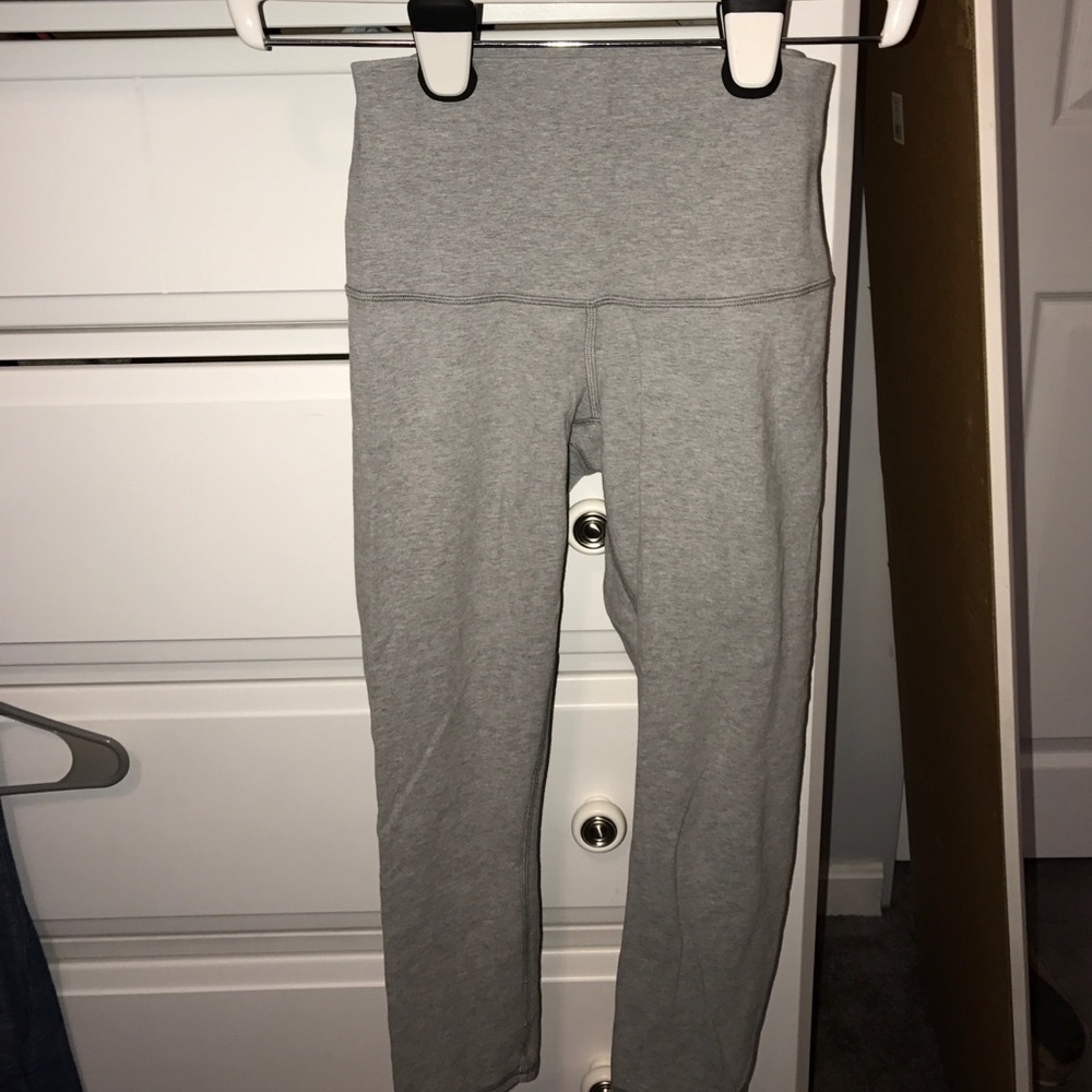 Lululemon grey cotton crops