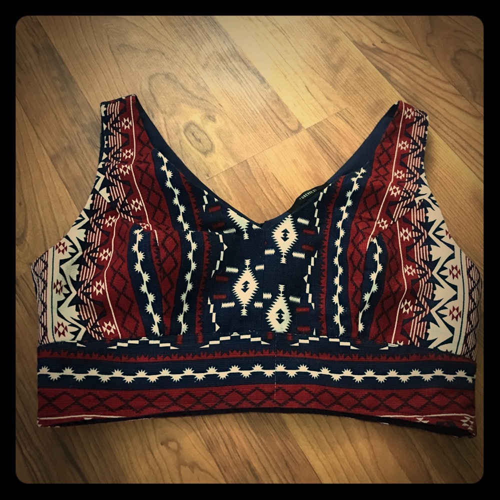 Aztec crop top NWT