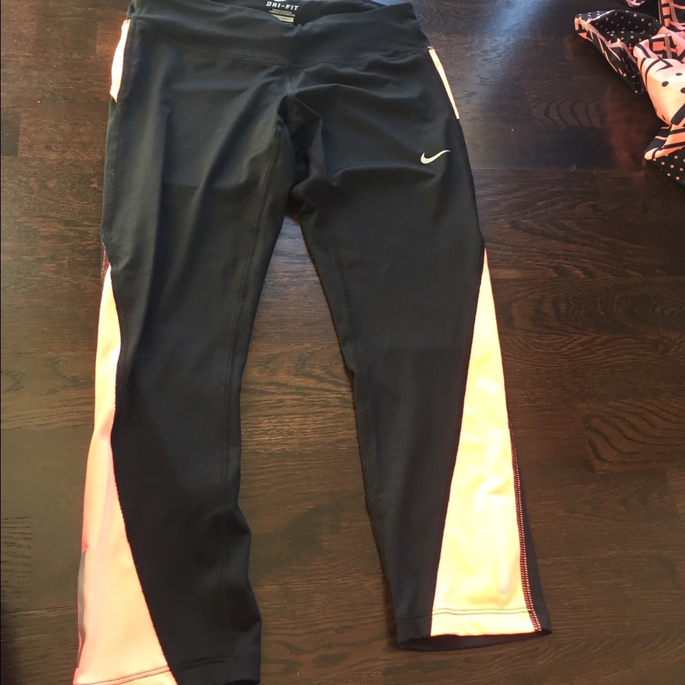 nike capris